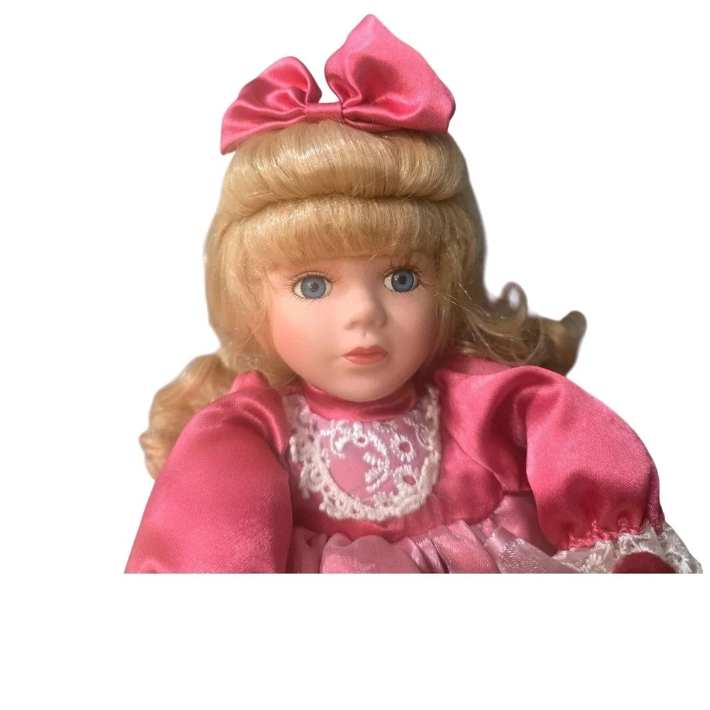 DAN DEE Collector's‎ Choice Porcelain Sitting Musical Doll Set of 3 Vintage